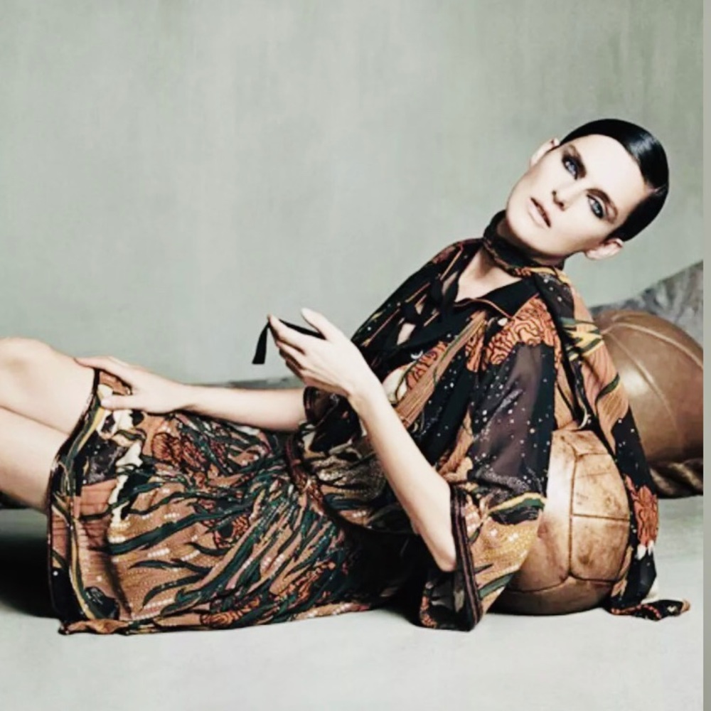 GUCCI Fantasy Print Georgette Lace-up Silk Dress - Picture 2 of 8